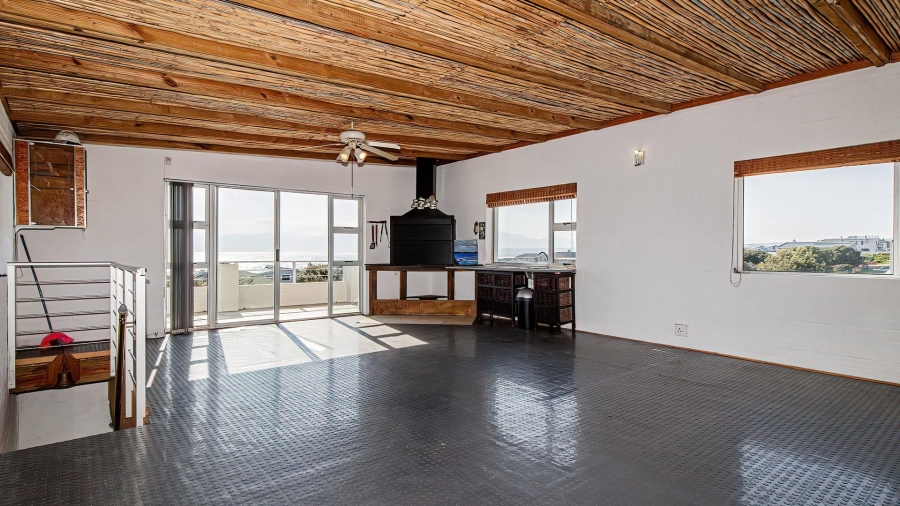 4 Bedroom Property for Sale in De Kelders Western Cape